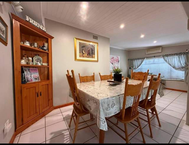 5 BEDROOM HOUSE FOR SALE IN AMANDELRUG